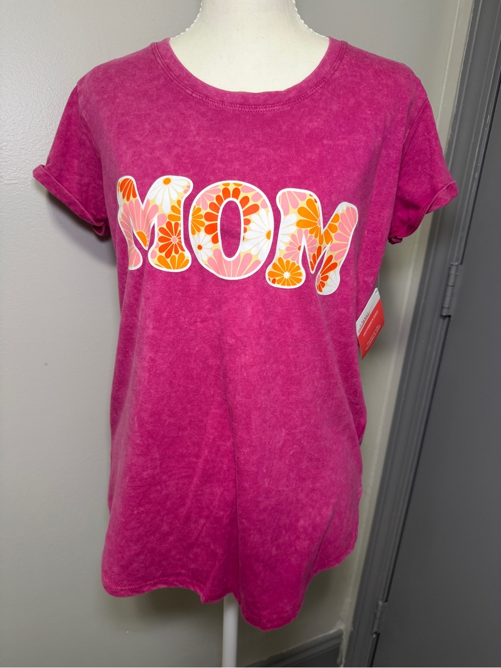 Women's Graphic Tee - Floral 'MOM' Design